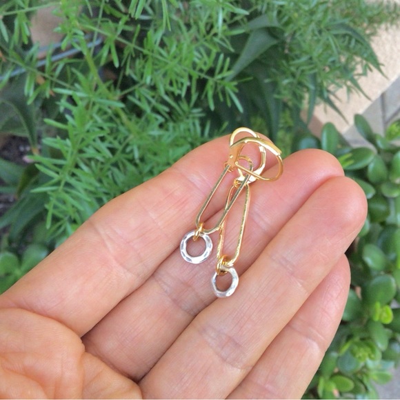 Sundance Charm Gold Link Dangle Earrings - Picture 7 of 10